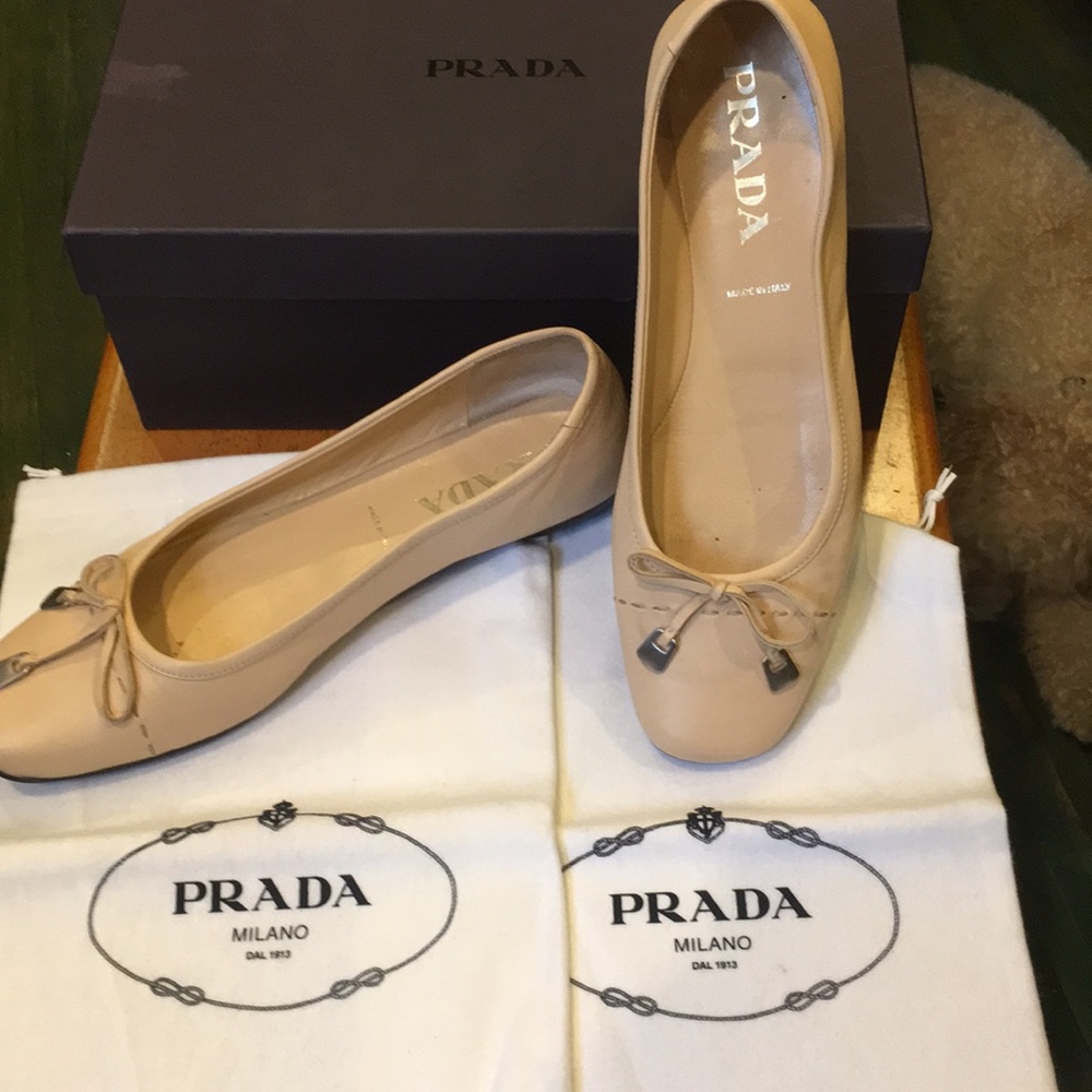 Prada flats size 38